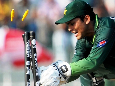 kamran akmal the man behind the gloves tries hard kamran akmal the man behind the gloves tries hard