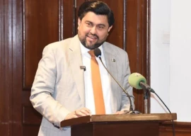 ex judge moves court seeking removal of governor ex judge moves court seeking removal of governor