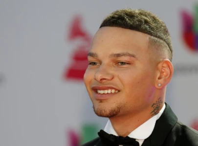 kane brown s mlb all star game performance divides fans