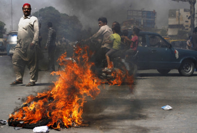 mqm sets 2 day deadline for action against extortionists