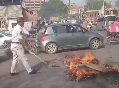 prolonged load shedding triggers agitations in karachi prolonged load shedding triggers agitations in karachi