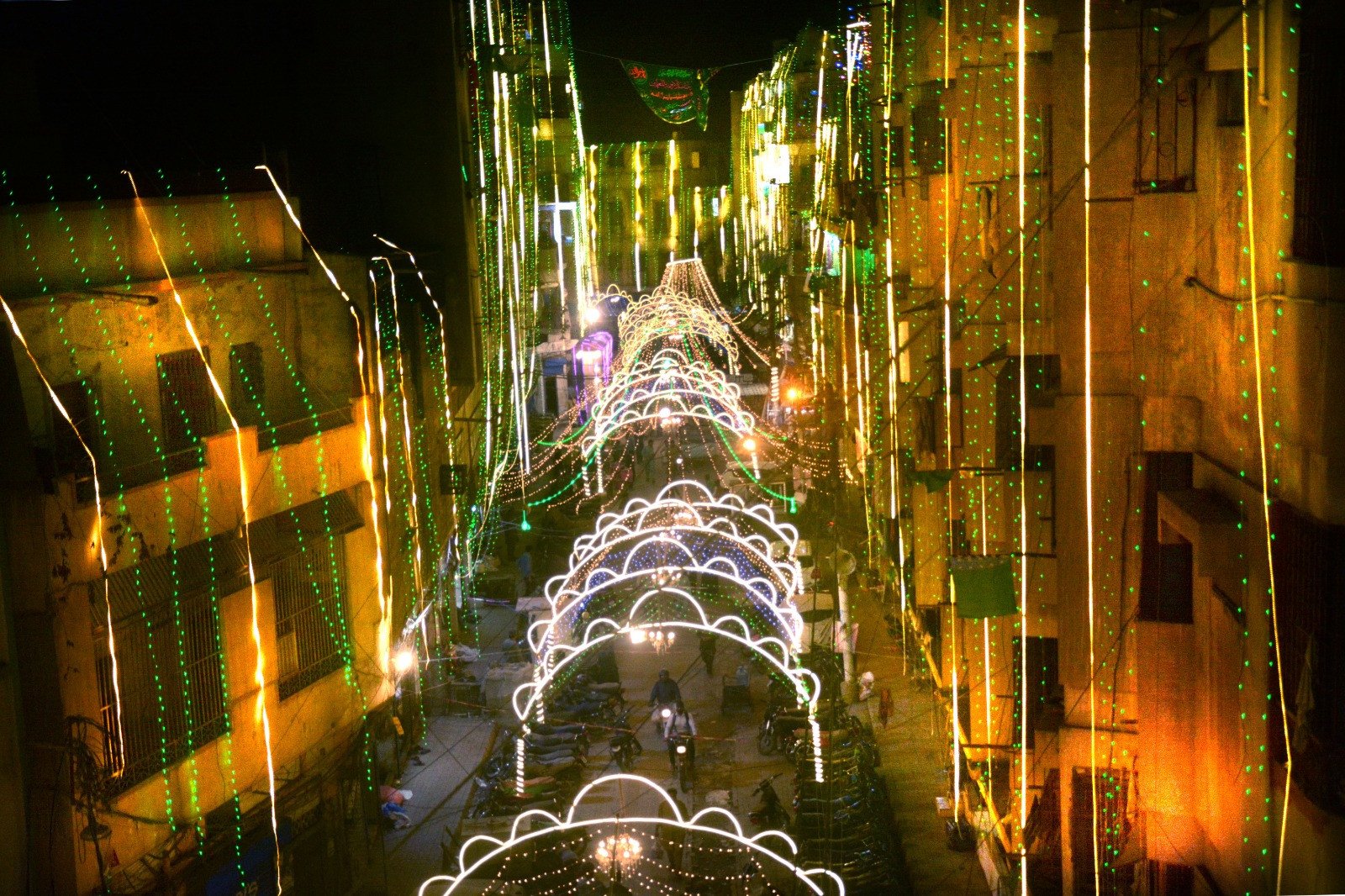 Chagla Street in Kharadar shines bright with festive lights, echoing the joyous spirit of Eid Milad-un-Nabi (PBUH). Photo: Jalal Qureshi/ Express