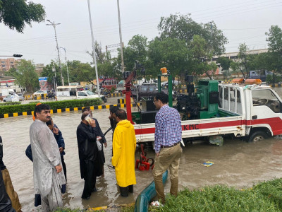 emergency declared as heavy rainfall inundates karachi hyderabad