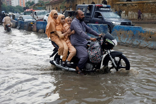 rain emergency govt declares half day in karachi on friday rain emergency govt declares half day in karachi on friday