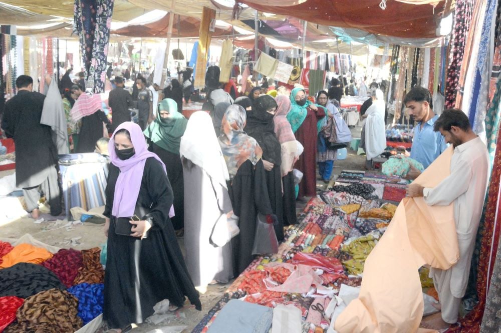 216 out of 361 weekly markets and bazaars are illegal in karachi photo express