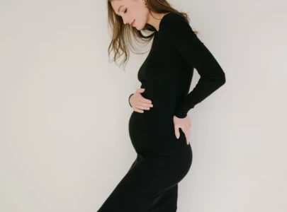 karlie kloss announces third pregnancy calls it a blessing