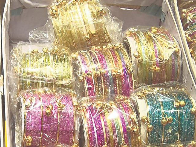 Kashmiri bangles dominate Eid markets as women rush to grab season's hottest accessory