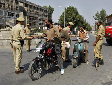 india to free protestors in kashmir peace move india to free protestors in kashmir peace move