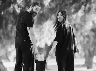 big bang theory s kaley cuoco and ozark s tom pelphrey are engaged big bang theory s kaley cuoco and ozark s tom pelphrey are engaged