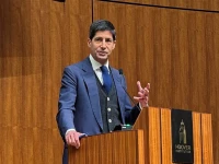 file photo former us federal reserve governor kevin warsh speaks during a monetary policy conference at stanford university s hoover institution in palo alto california us may 9 2025 reuters