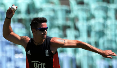 england s pietersen to have hernia op after wc