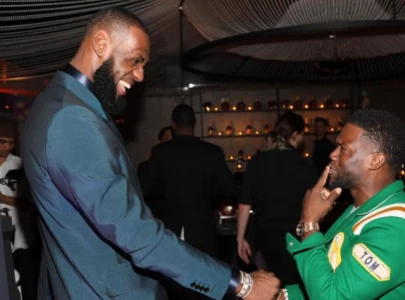 lebron james reacts to kevin hart s locker room impersonation at all star weekend