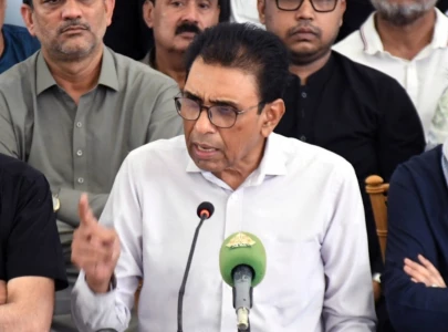 mqm p chief calls for new administrative units says time to end dynastic politics