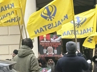 pro khalistan sikhs indian hindu protesters clash outside bangladesh embassy in london