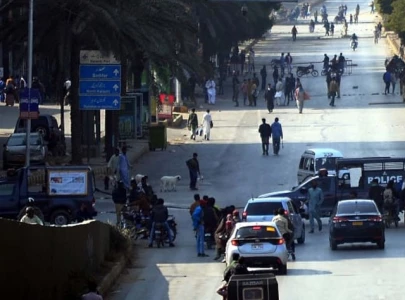karachi police chief promises to clear roads tonight karachi police chief promises to clear roads tonight