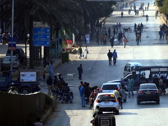 karachi police chief promises to clear roads tonight karachi police chief promises to clear roads tonight