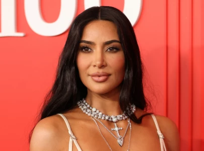 kim kardashian sends former inmate firefighters to fireaid concert