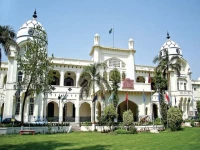 king edward medical university