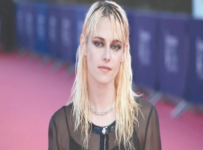 kristen stewart plans foreign films to defy us restrictions kristen stewart plans foreign films to defy us restrictions