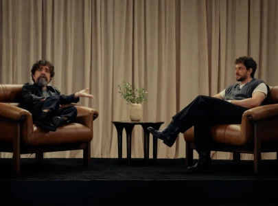 kit harington and peter dinklage reunite on actors on actors amid emilia clarke salary comments