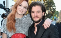game of thrones stars sophie turner and kit harington reunite as lovers in new horror film game of thrones stars sophie turner and kit harington reunite as lovers in new horror film