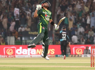 babar azam gives befitting reply to strike rate brigade