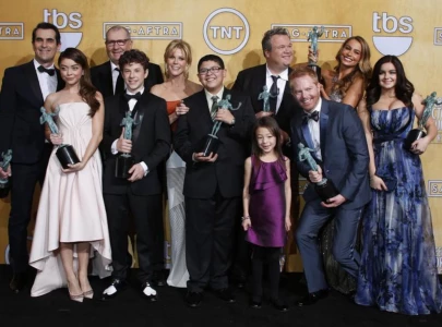 modern family s eric stonestreet says costar s relationship inspired him to find love modern family s eric stonestreet says costar s relationship inspired him to find love