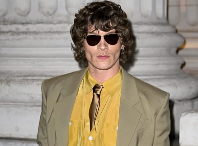 connor storrie isn t bad at anything reveals he read four scripts on a plane in eight hours