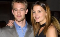 james thank you katie holmes mourns dawson s creek co star james van der beek in handwritten note
