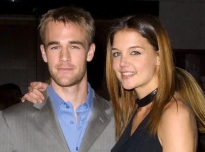 james thank you katie holmes mourns dawson s creek co star james van der beek in handwritten note