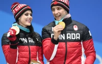scott moir says he talked about tessa virtue way too long on his wedding day she deserves it