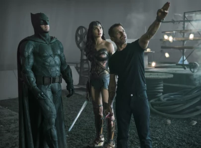 zack snyder hints snyderverse could return leaves door open for justice league 2 and 3