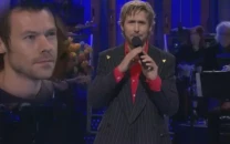 harry styles crashes ryan gosling s snl monologue with surprise cameo