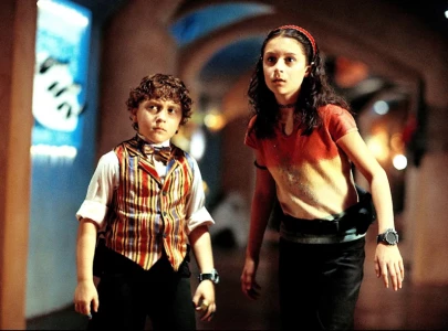 robert rodriguez says spy kids ultimately succeeded because it was a true kids action movie robert rodriguez says spy kids ultimately succeeded because it was a true kids action movie