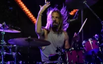 taylor hawkins death everything to know about foo fighters drummer s final days