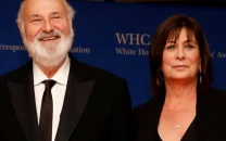 rob and michele reiner honoured as superheroes at human rights campaign gala