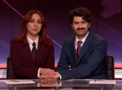 snl uk mocks trump iran talk on weekend update just kiss already snl uk mocks trump iran talk on weekend update just kiss already