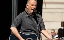 bruce springsteen sings streets of minneapolis at no kings rally in minnesota