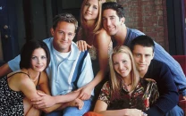 lisa kudrow says matthew perry s death changed how she sees friends