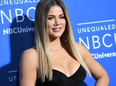 pet lovers react furiously after khlo kardashian admits she had her cats declawed