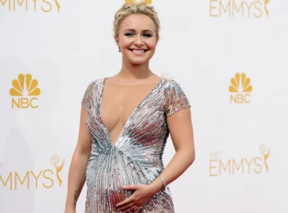 hayden panettiere reveals more details about famous singer she was put into bed with at 18