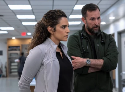 the pitt star sepideh moafi shuts down rumours of feud with noah wyle