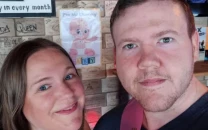 bride divides the internet after revealing she s giving guests 4 cent mints as wedding favours