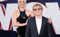 anna faris and chris pratt s son jack makes rare red carpet appearance at scary movie premiere