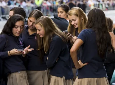gen z is embracing nostalgia it never lived through and millennials are to thank new report says