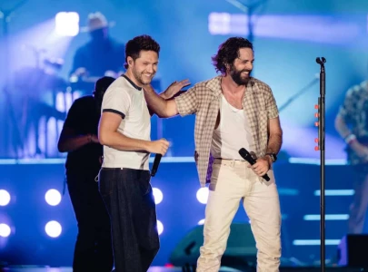 niall horan and thomas rhett surprise fans with cover of ella langley s hit choosin texas niall horan and thomas rhett surprise fans with cover of ella langley s hit choosin texas