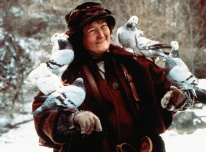 oscar winning actress home alone pigeon lady brenda fricker dies at 81 oscar winning actress home alone pigeon lady brenda fricker dies at 81