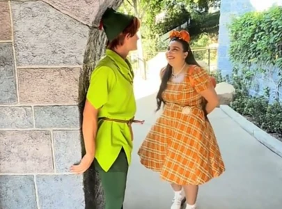 former disneyland peter pan performer defends viral tiktoker