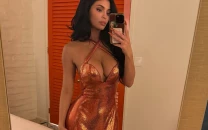 kylie jenner supports timothee chalamet in orange as he wins major award at palm springs gala kylie jenner supports timothee chalamet in orange as he wins major award at palm springs gala