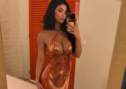 Kylie Jenner supports Timothee Chalamet in orange as he wins major award at  Palm Springs Gala